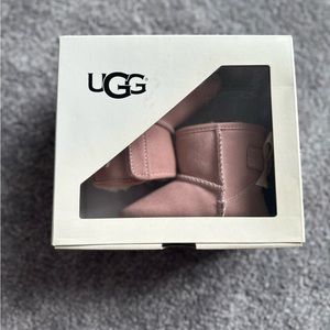 Like new baby girl Uggs